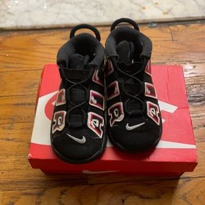 Nike air more uptempo